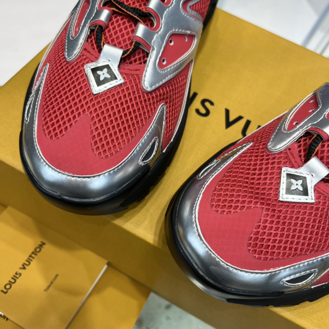 Louis Vuitton  LV Runner Tatic Sneaker     1AA39A - 