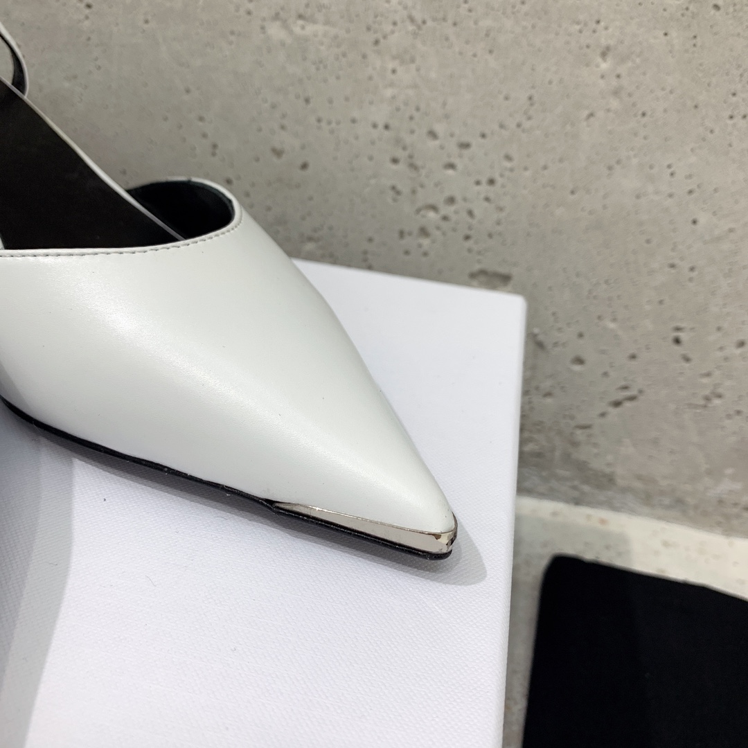 Celine Kitten With Metal Toe In Calfskin - 