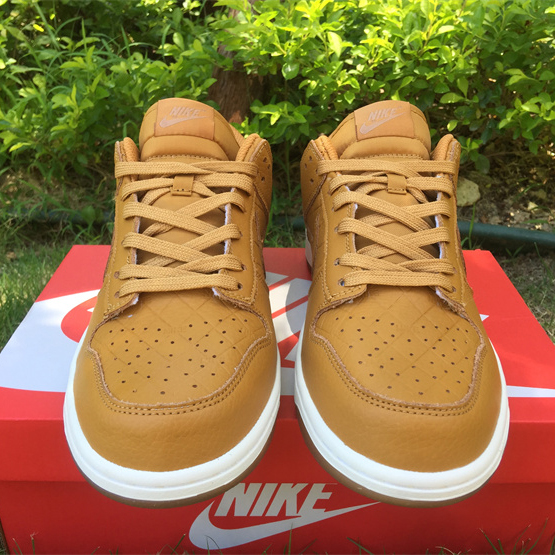 Nike SB Zoom Dunk Low Sneaker  DX3374-700 - 
