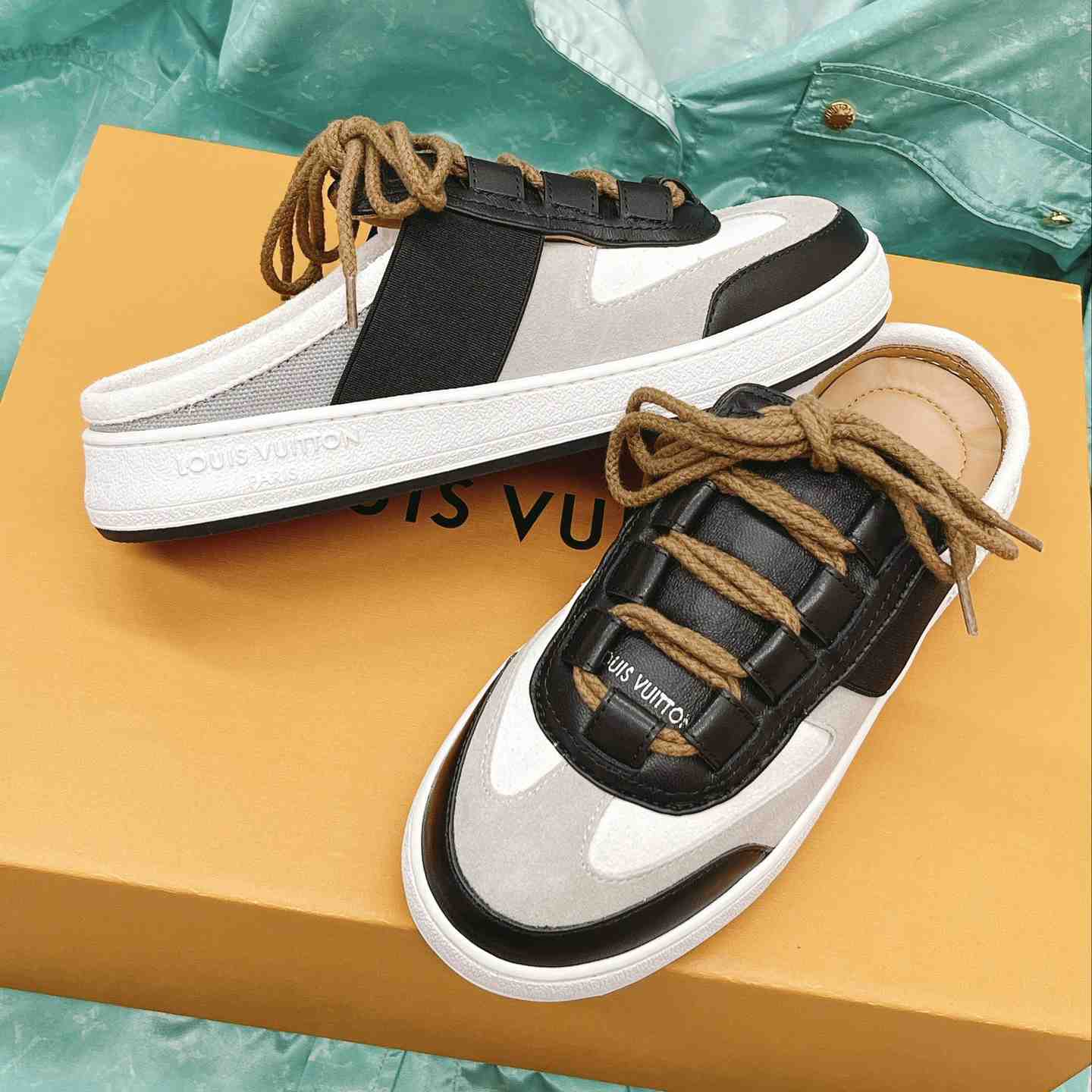 Louis Vuitton Lous Open Back Sneaker    1AAOO2 - DesignerGu