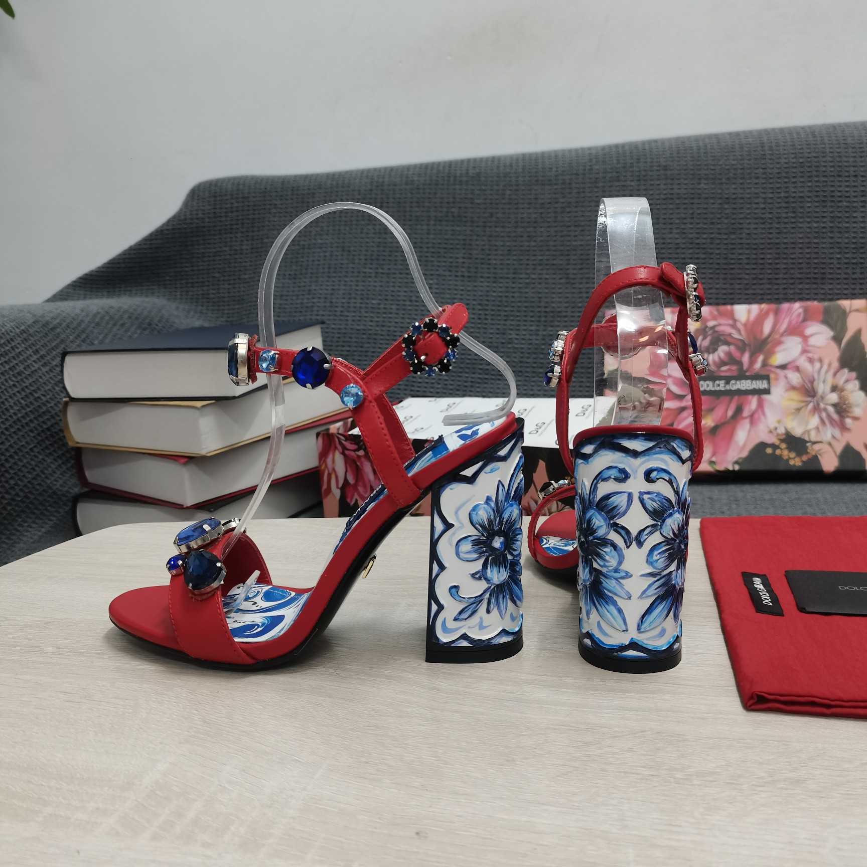 Dolce & Gabbana Patent Leather Sandals With Embroidery And Painted Heel - DesignerGu