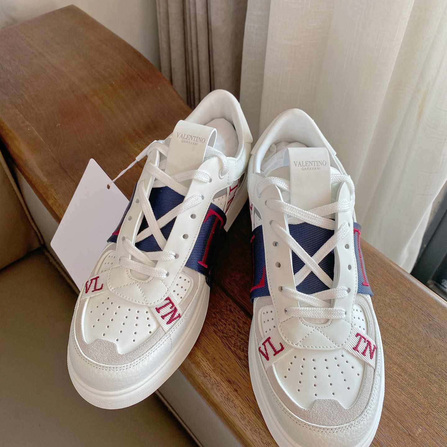 Valenti Low-Top Calfskin Vl7n Sneaker With Bands - 