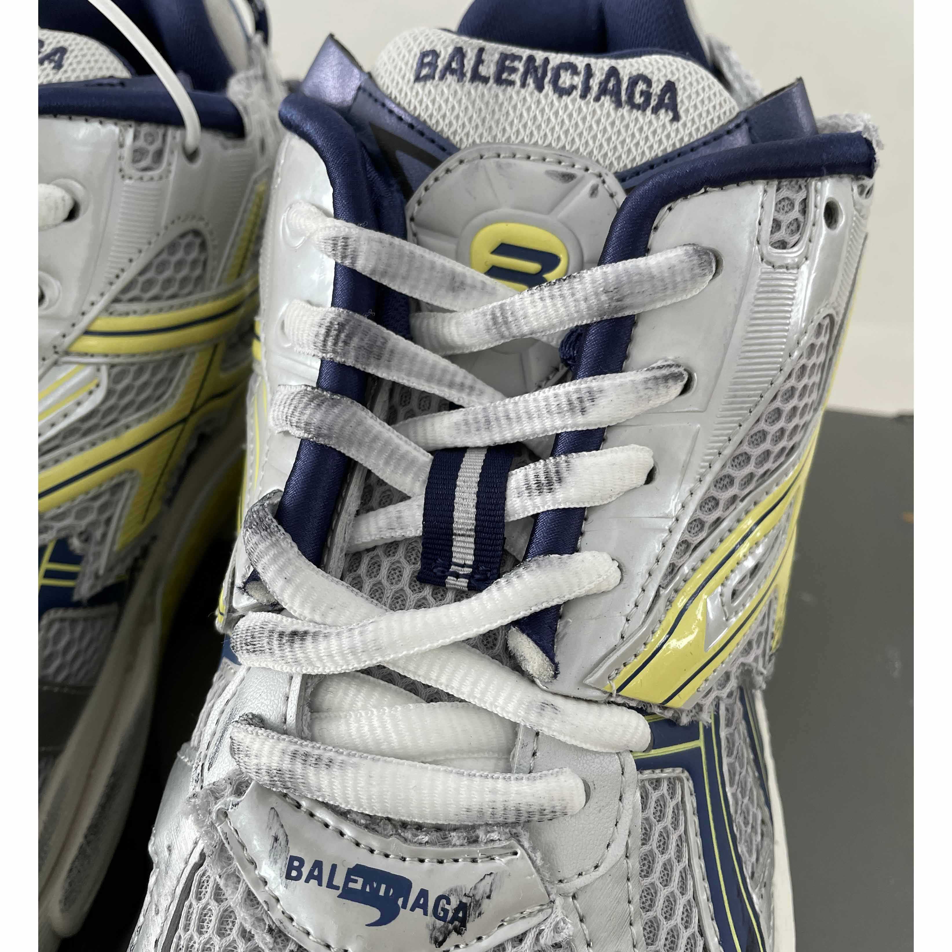 Balenciaga Runner Sneaker In White - 