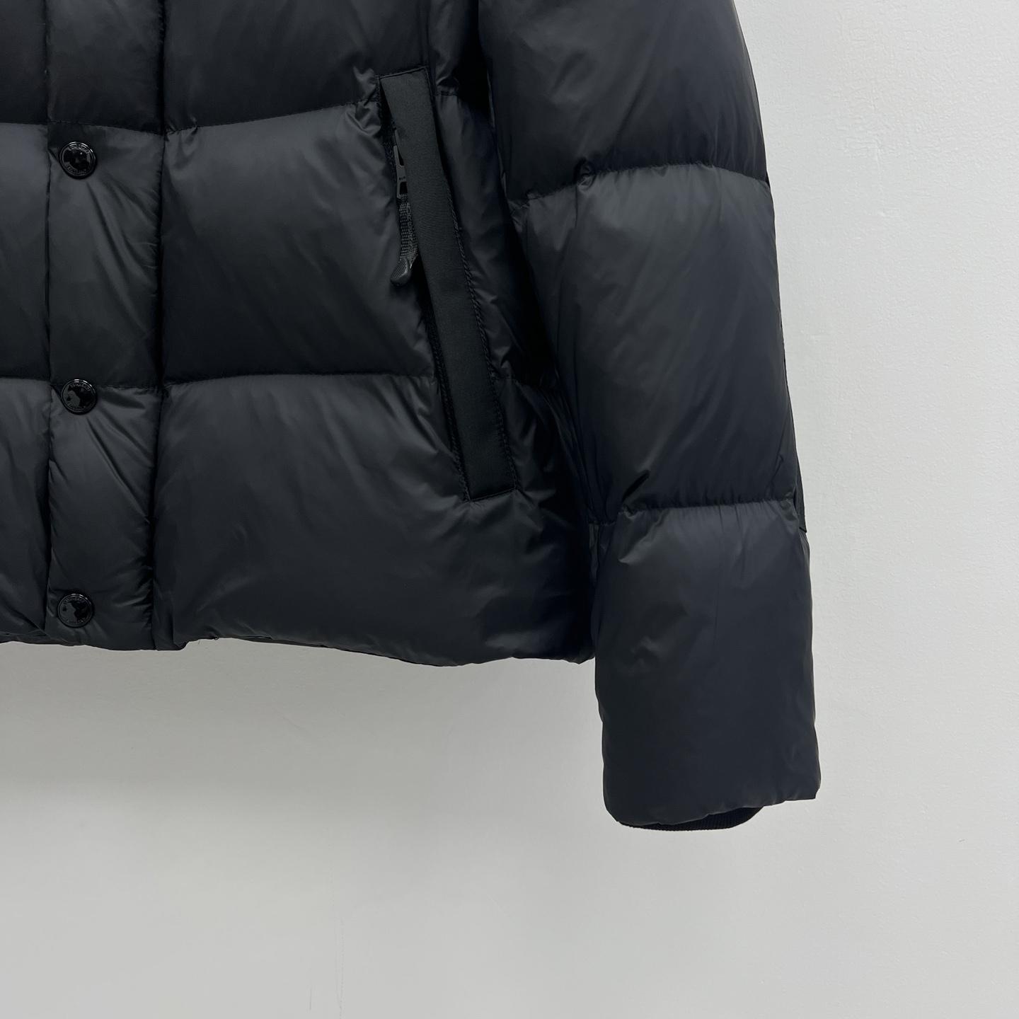 Burberry Detachable Sleeve Hooded Puffer Jacket - DesignerGu