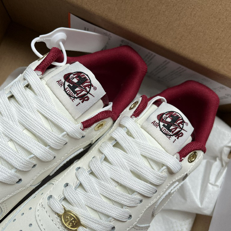 Air Force 1 07 LV8"Light Blue/Love" Sneaker      DQ7582-100 - 