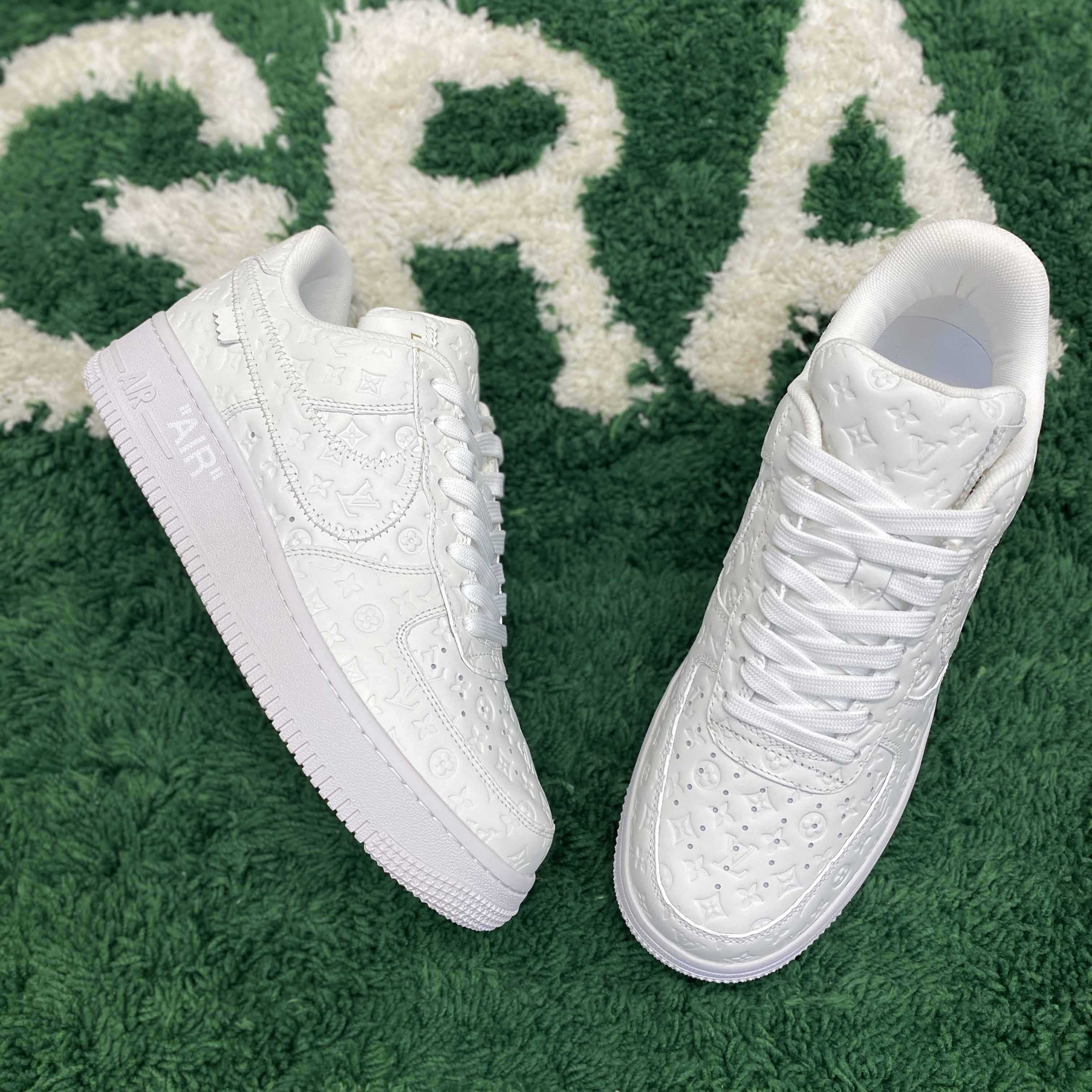  Louis Vuitton LV x Nike Air Force 1 x off-white Sneaker       1A9V - 