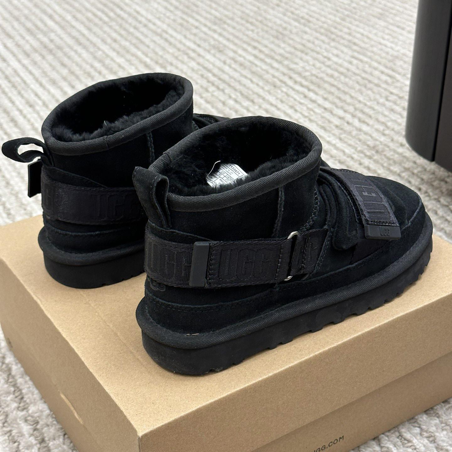 Ugg Logo Boots - 