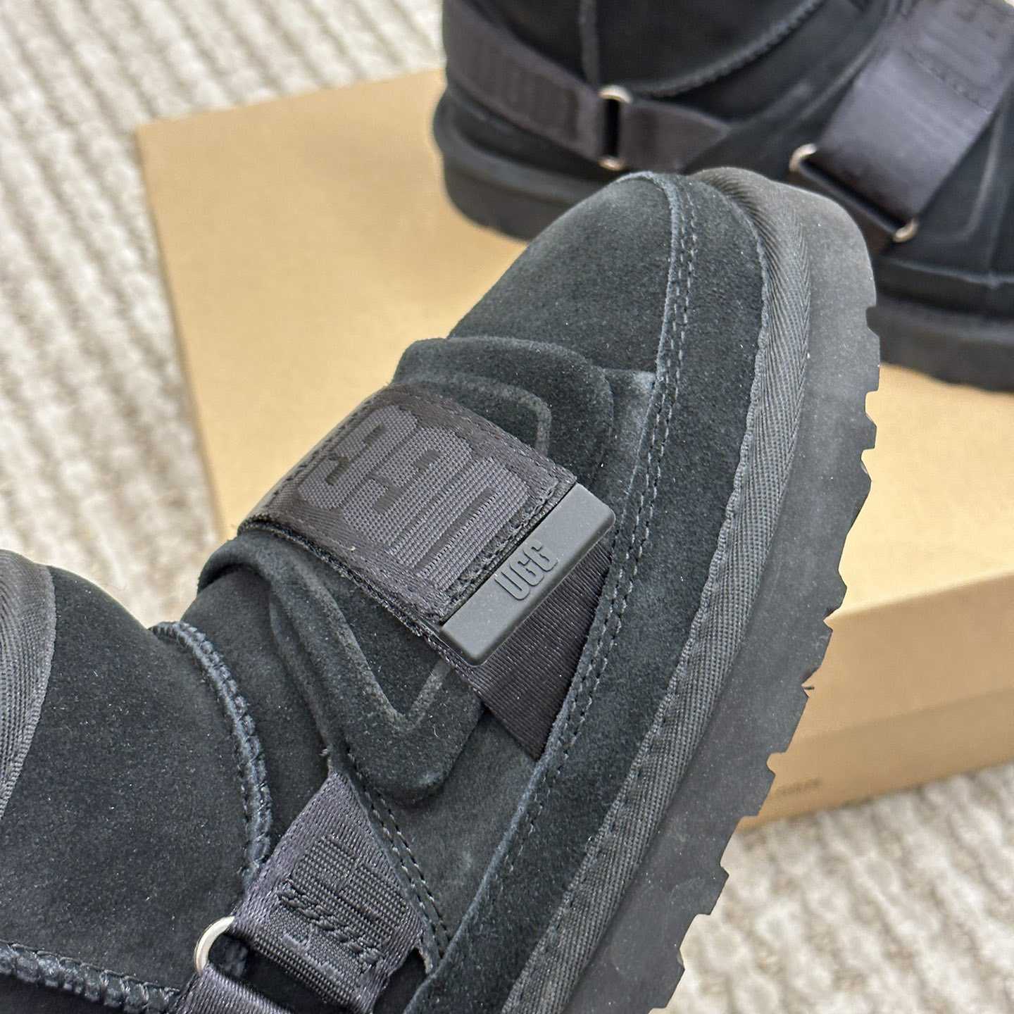 Ugg Logo Boots - 