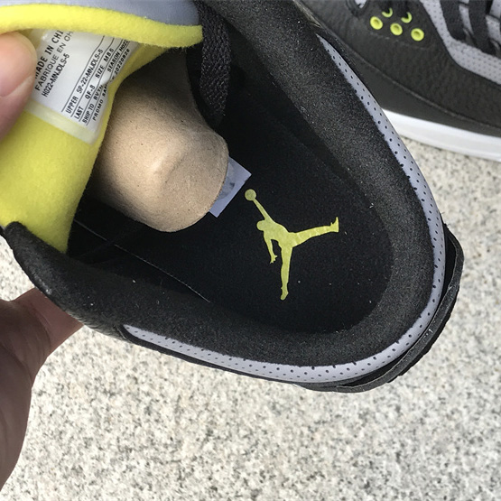 Air Jordan 3  Sneakers   - 
