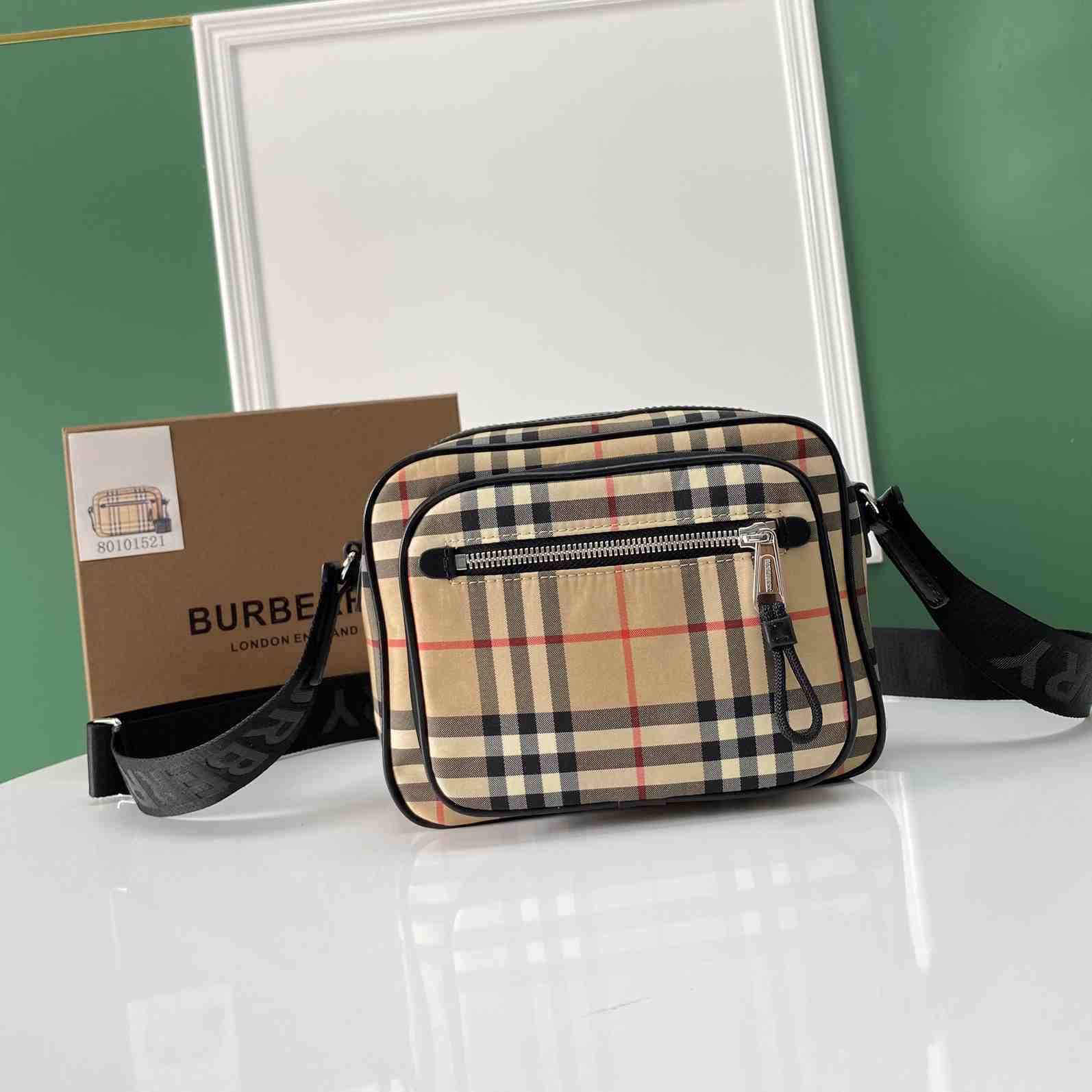 Burberry Vintage Check Shoulder Bag(22.5-8.2-14.5cm) - DesignerGu