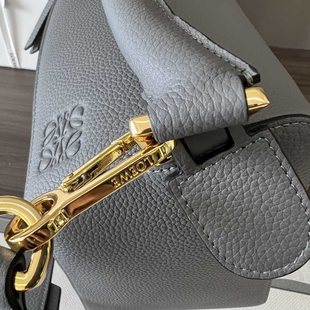 Loewe Puzzle Bag In Classic Calfskin(29-19.5-14cm) - DesignerGu