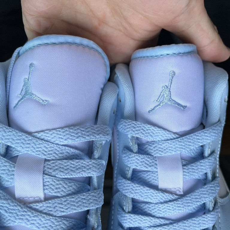 Air Jordan 1 Low Sneaker    DC0774-141 - 