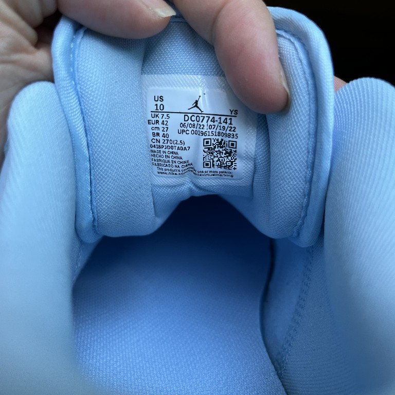 Air Jordan 1 Low Sneaker    DC0774-141 - 