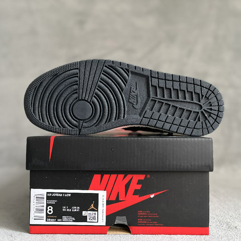 Air Jordan 1 Low "White And Antom"Sneakers       DN1635-111 - 