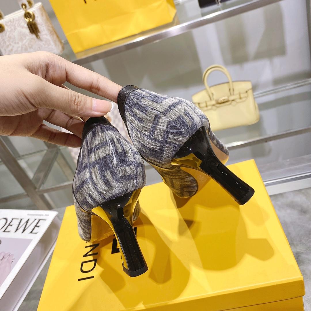 Fendi Baguette Pump - 