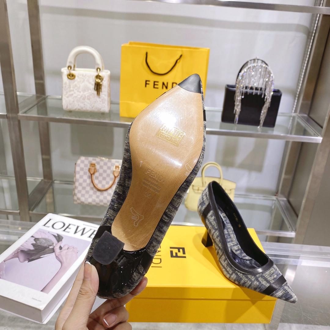 Fendi Baguette Pump - 