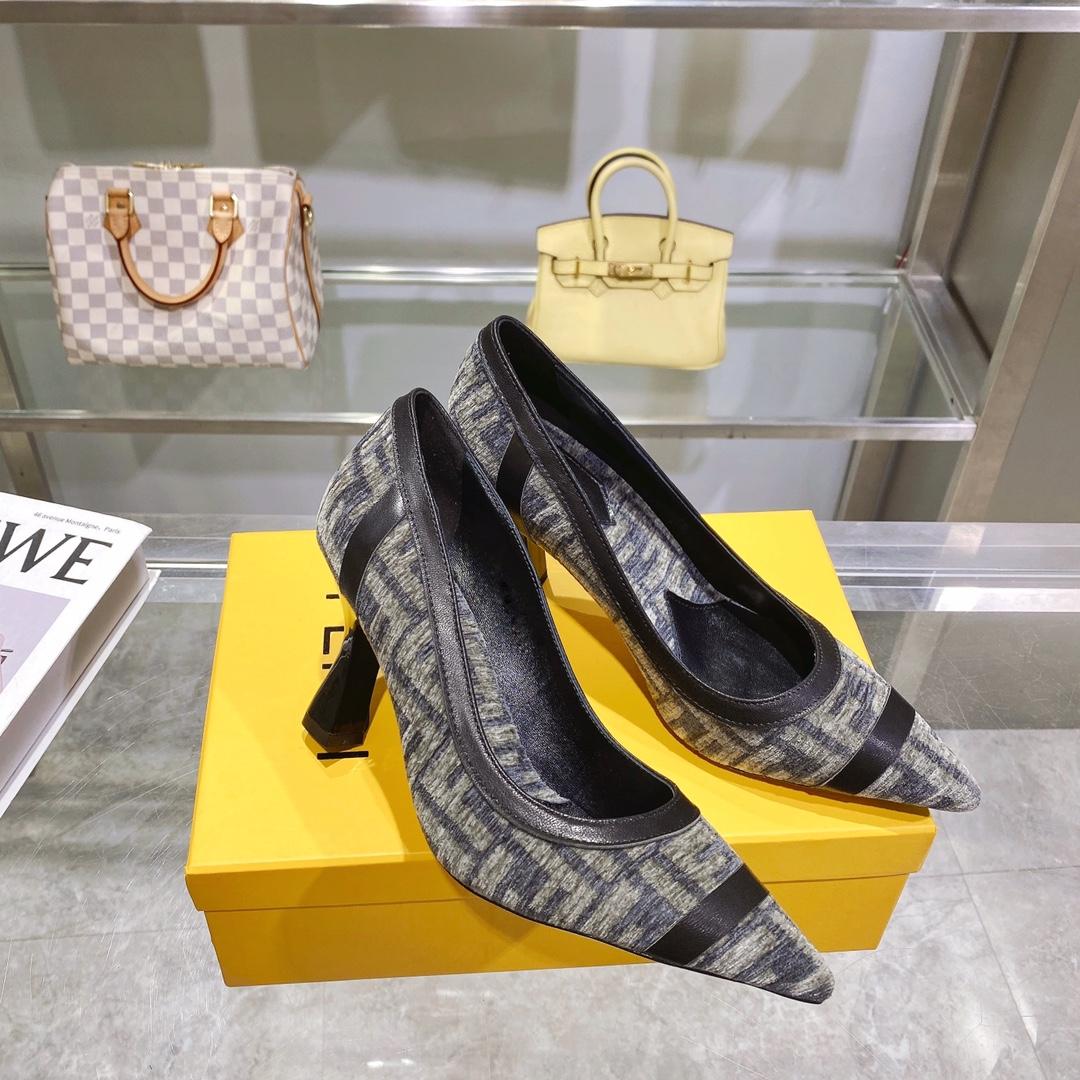 Fendi Baguette Pump - 