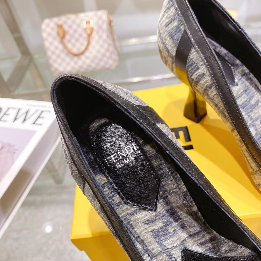 Fendi Baguette Pump - 