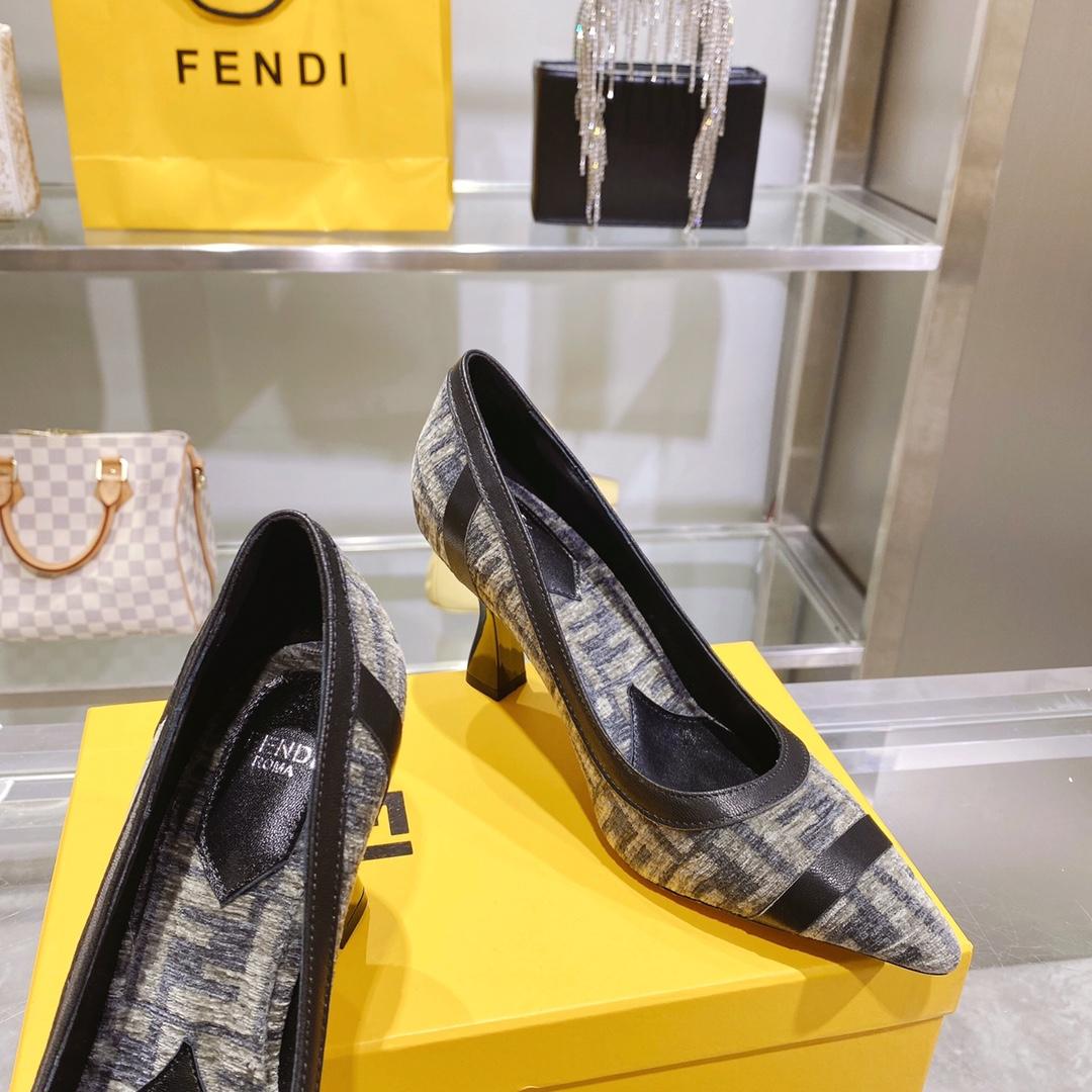 Fendi Baguette Pump - 