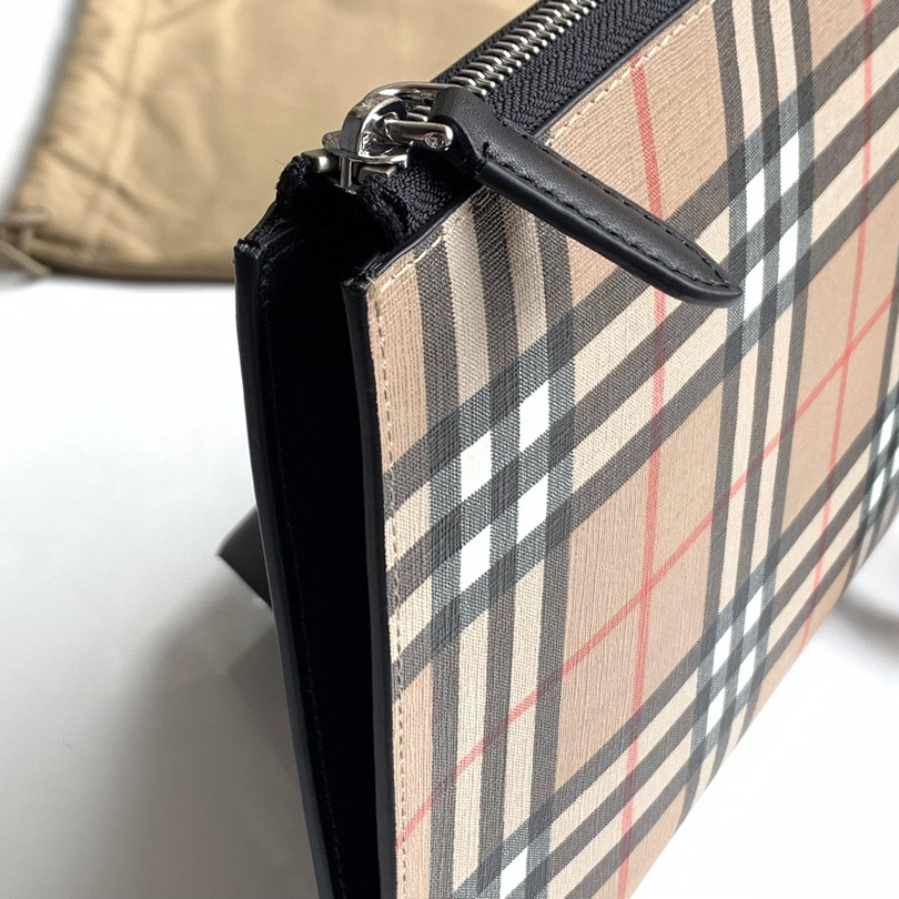 Burberry Vintage Check Canvas Zip Pouch(30cm*19.5cm) - DesignerGu