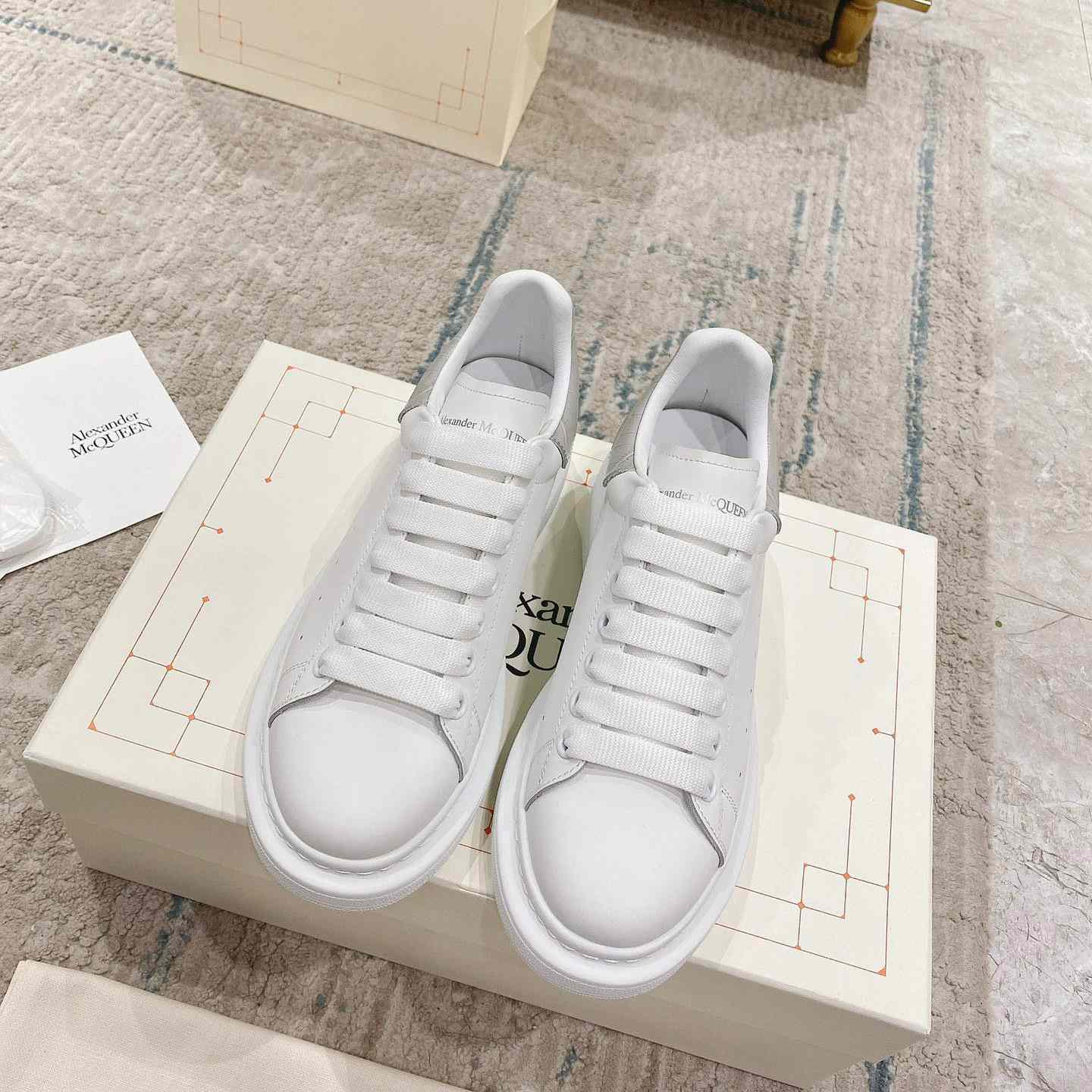Alexander Mqueen Oversized Sneaker In White/Grey - DesignerGu