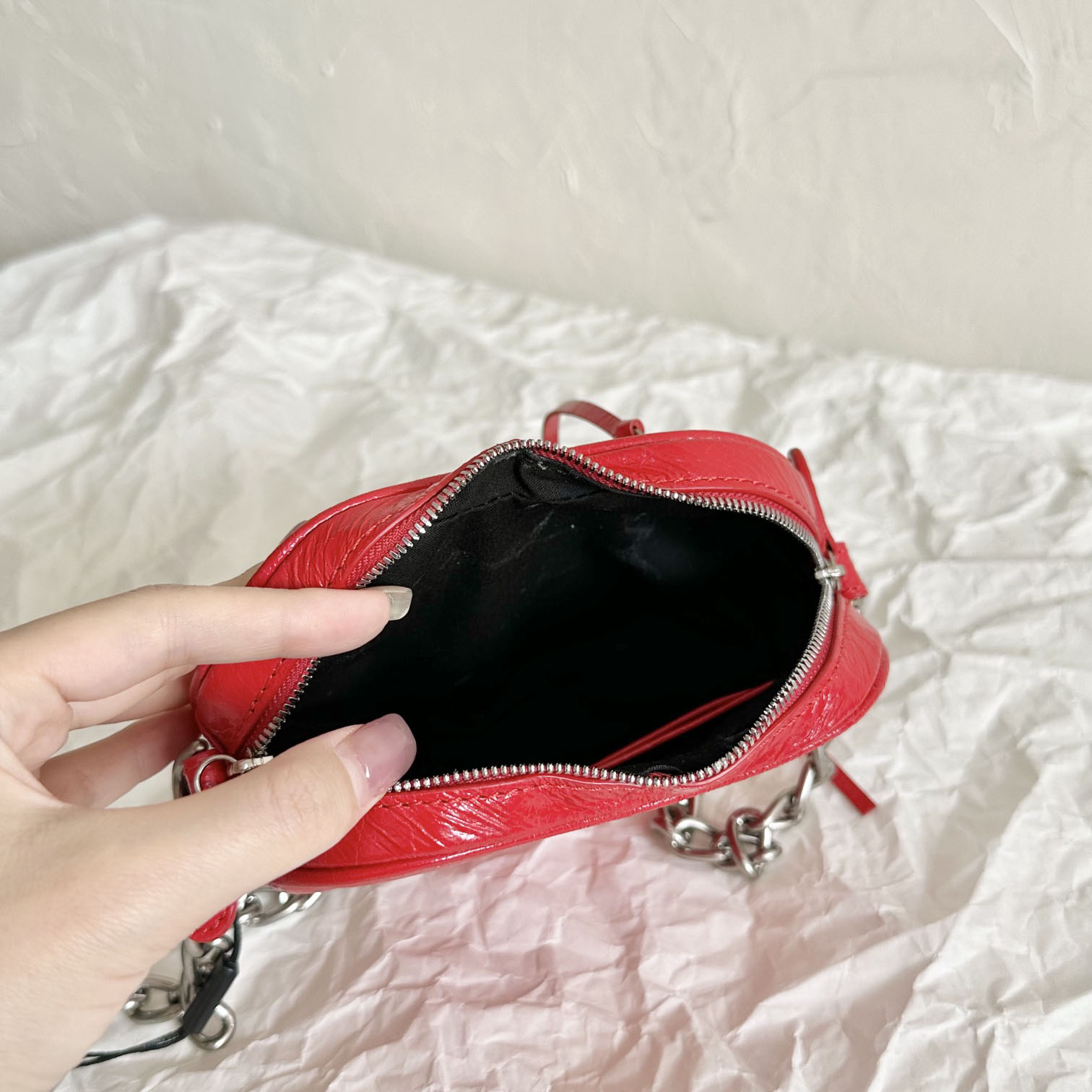 Balenciaga Le Cagole Heart Mini Bag In Red (16-12.7-4.5cm) - 