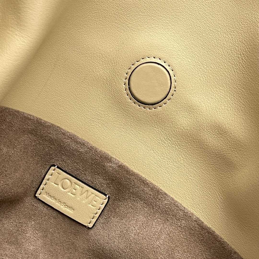 Loewe Flamenco Clutch In Nappa Calfskin - 