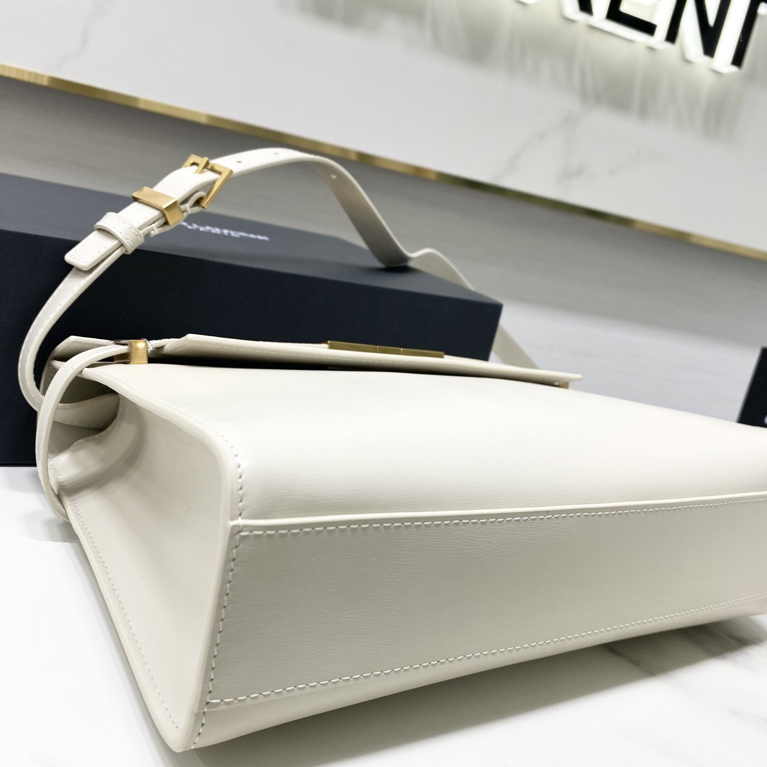 Saint Laurent Manhattan Shoulder Bag In Box Saint Laurent Leather - DesignerGu