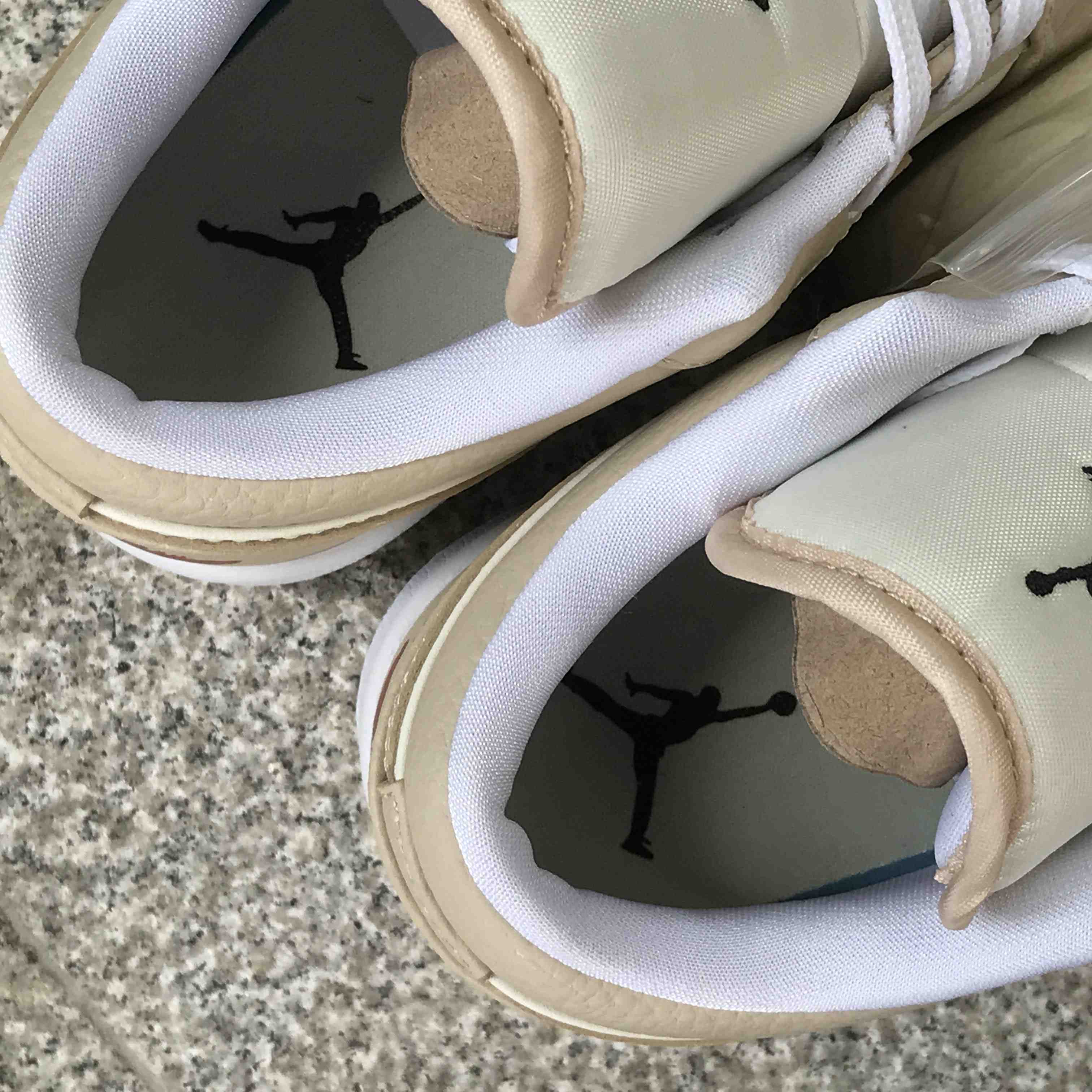 Air Jordan 1 Low AJ1 Sneaker     FB7168-121 - 