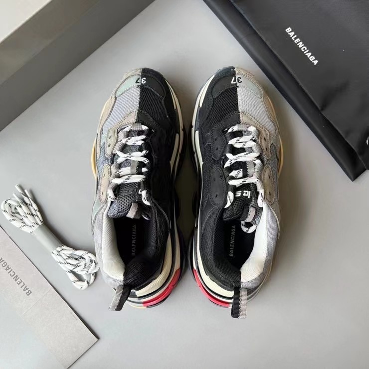 Balenciaga Triple S Sneaker  - 