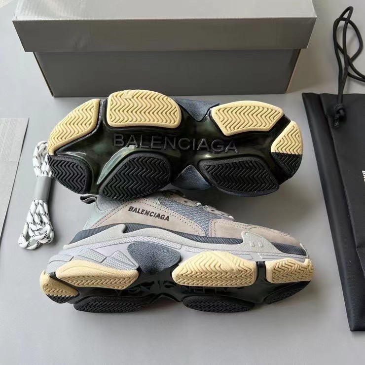 Balenciaga Triple S Sneaker  - 