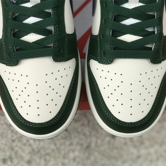 Nike Dunk Low “Gorge Green” Sneakers      DD1503-300 - 