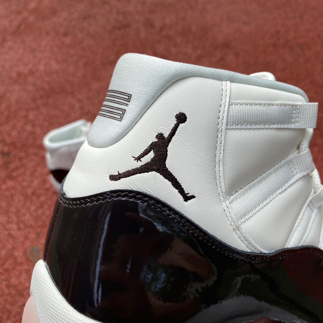 Air Jordan 11 "Neapolitan" Sneaker      AR0715-101 - 