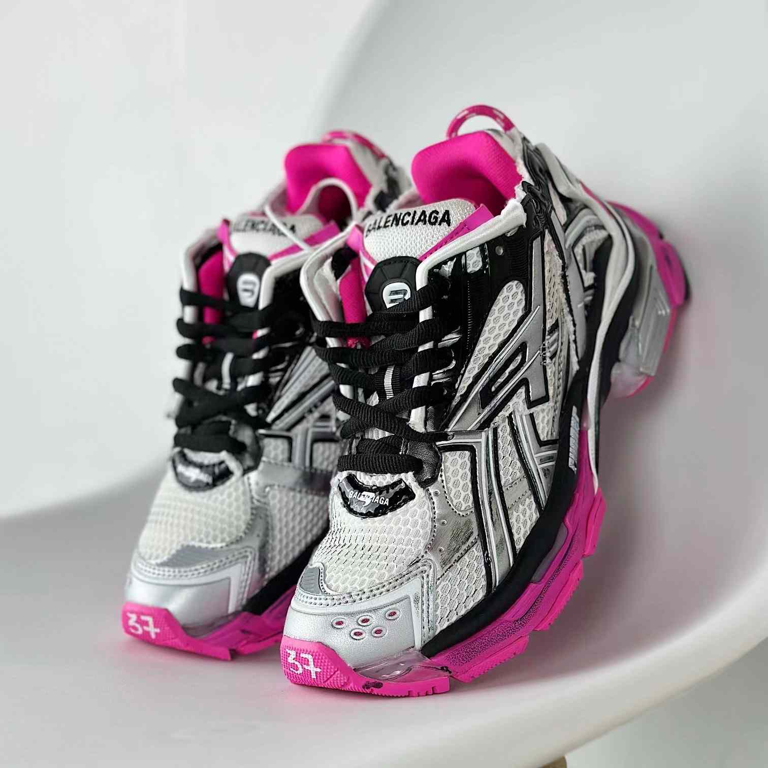 Balenciaga Runner Sneaker In Silver - 