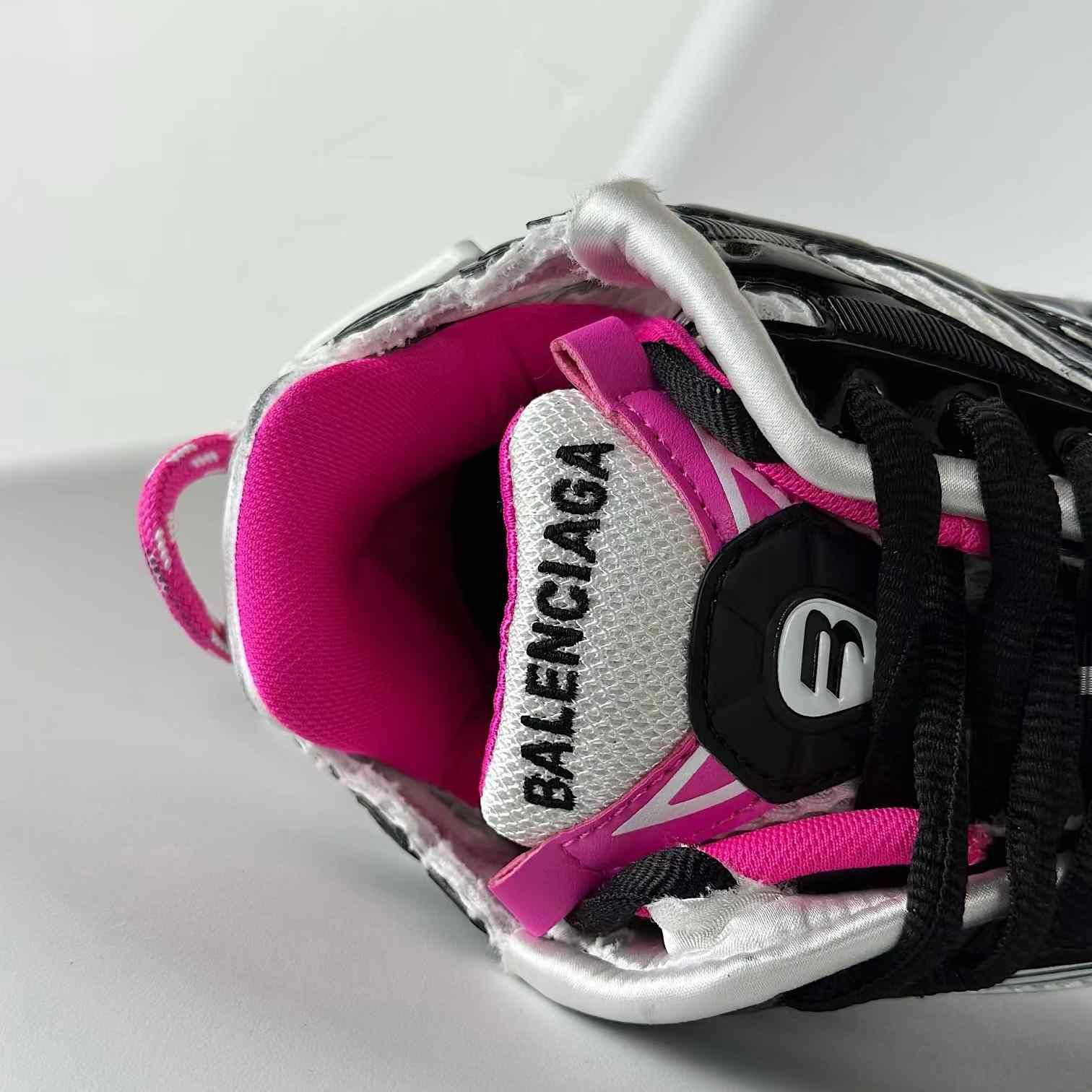 Balenciaga Runner Sneaker In Silver - 