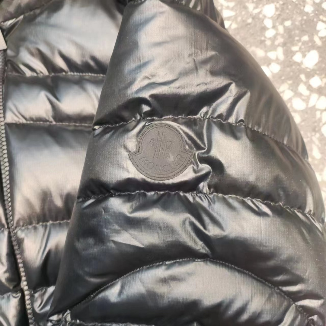 Moncler Narlay Short Down Jacket - 