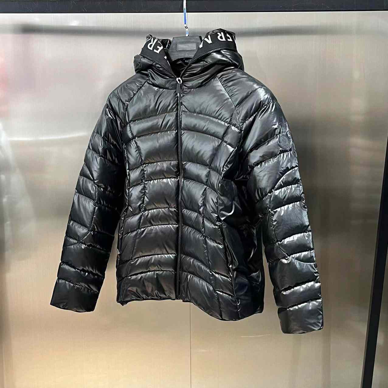Moncler Narlay Short Down Jacket - 