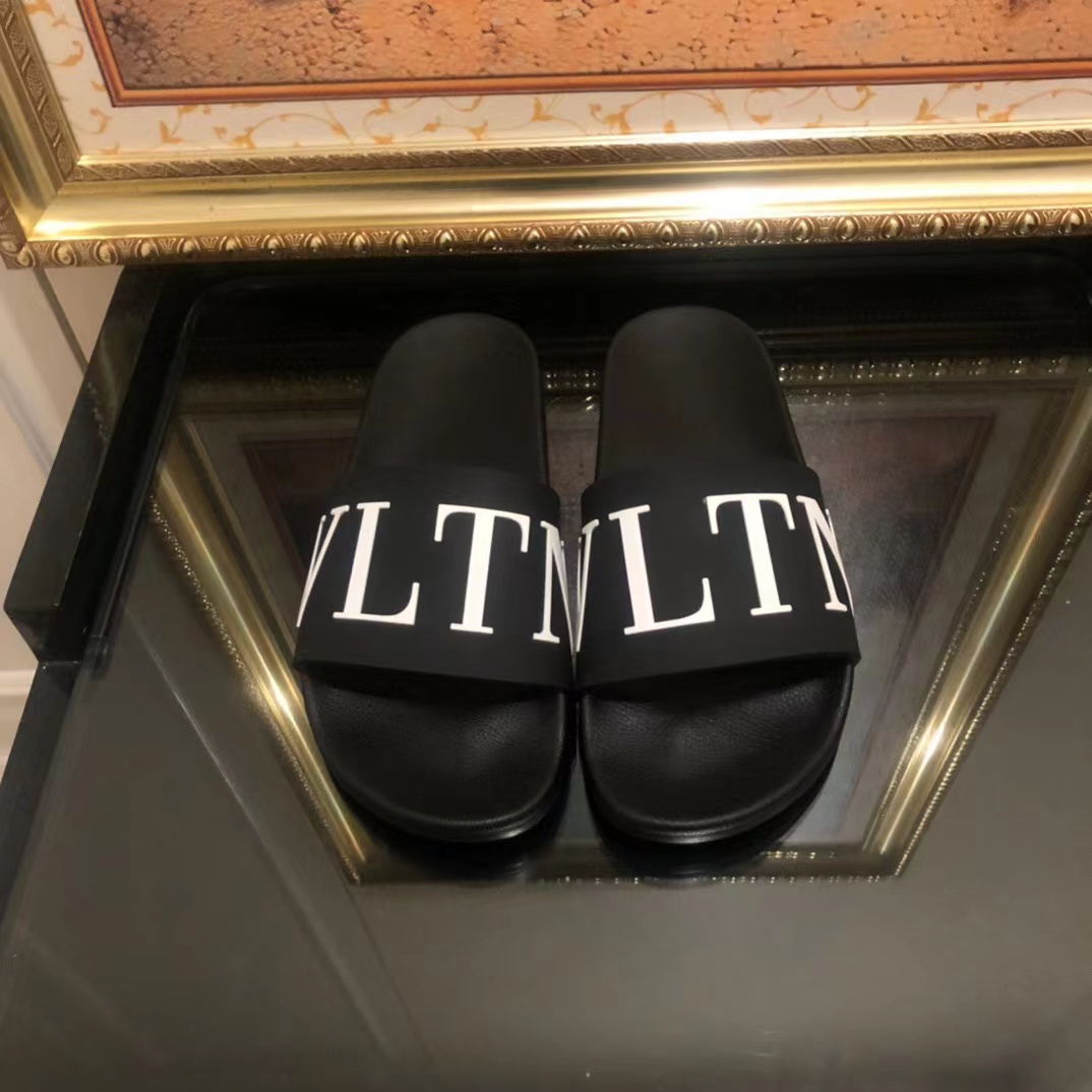 Valenti Garavani Vltn Slider Sandal - DesignerGu