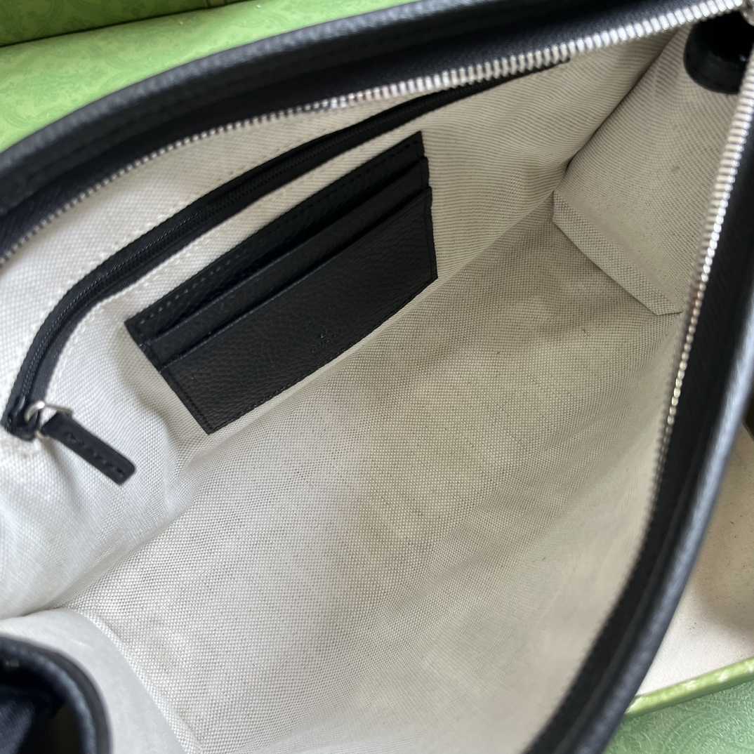 Gucci Jumbo GG Pouch (28.5x 18x 9cm) - 