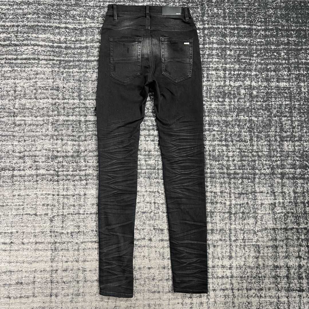 Amiri Slim Fit Jeans    642 - 