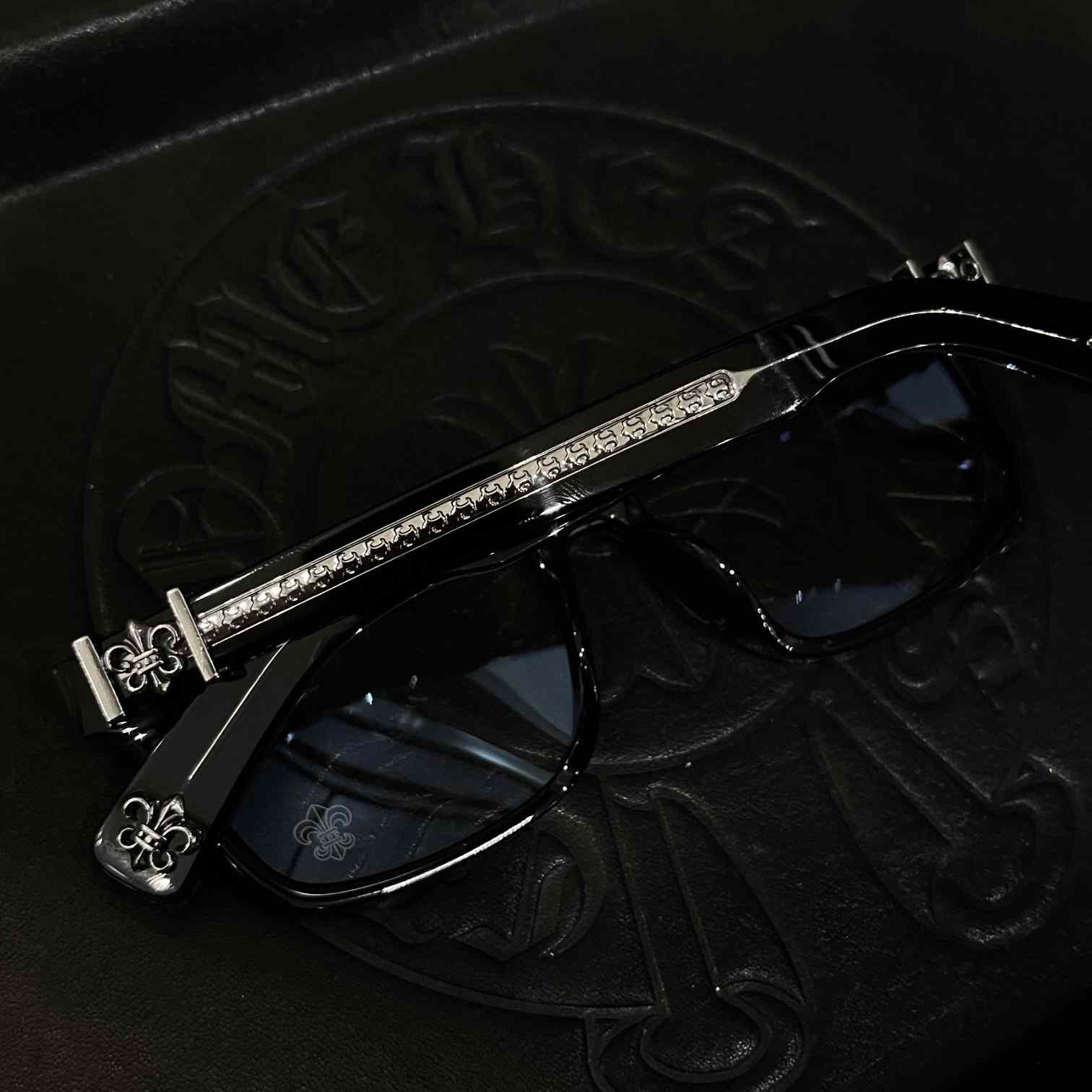 Chrome Hearts Glasses - DesignerGu