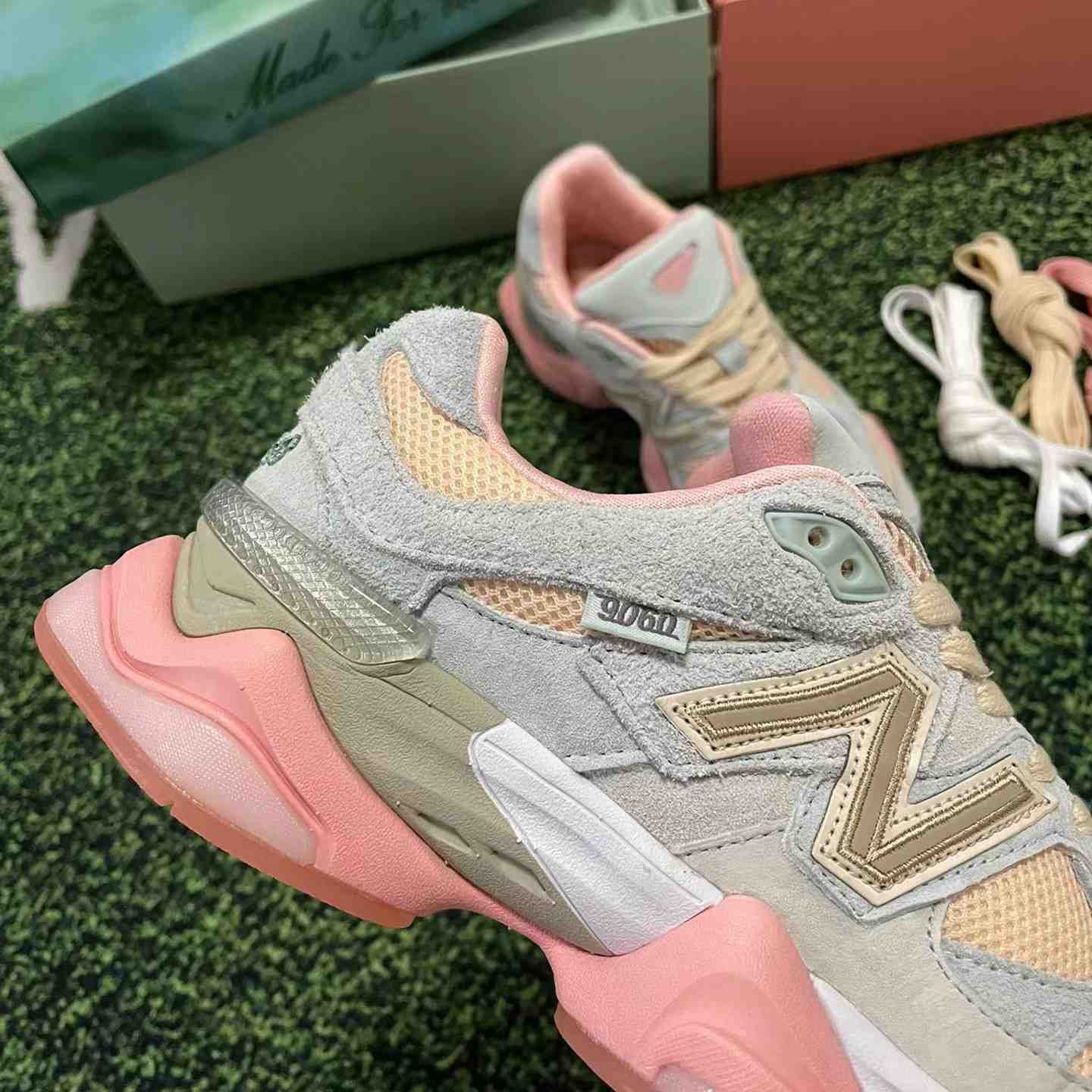  Joe Freshgoods x New Balance 9060"Inside Voices"Sneakers    U9060JF1 - 