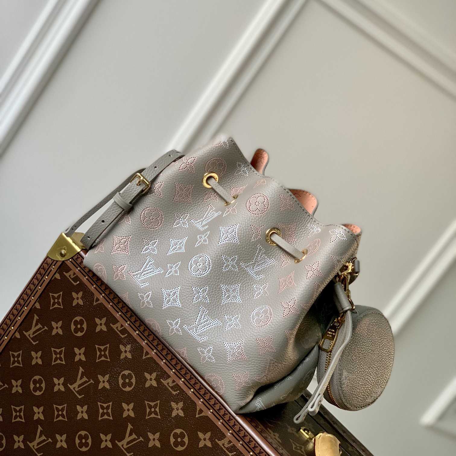 Louis Vuitton Bella (19×22×14cm)  M23388 - 