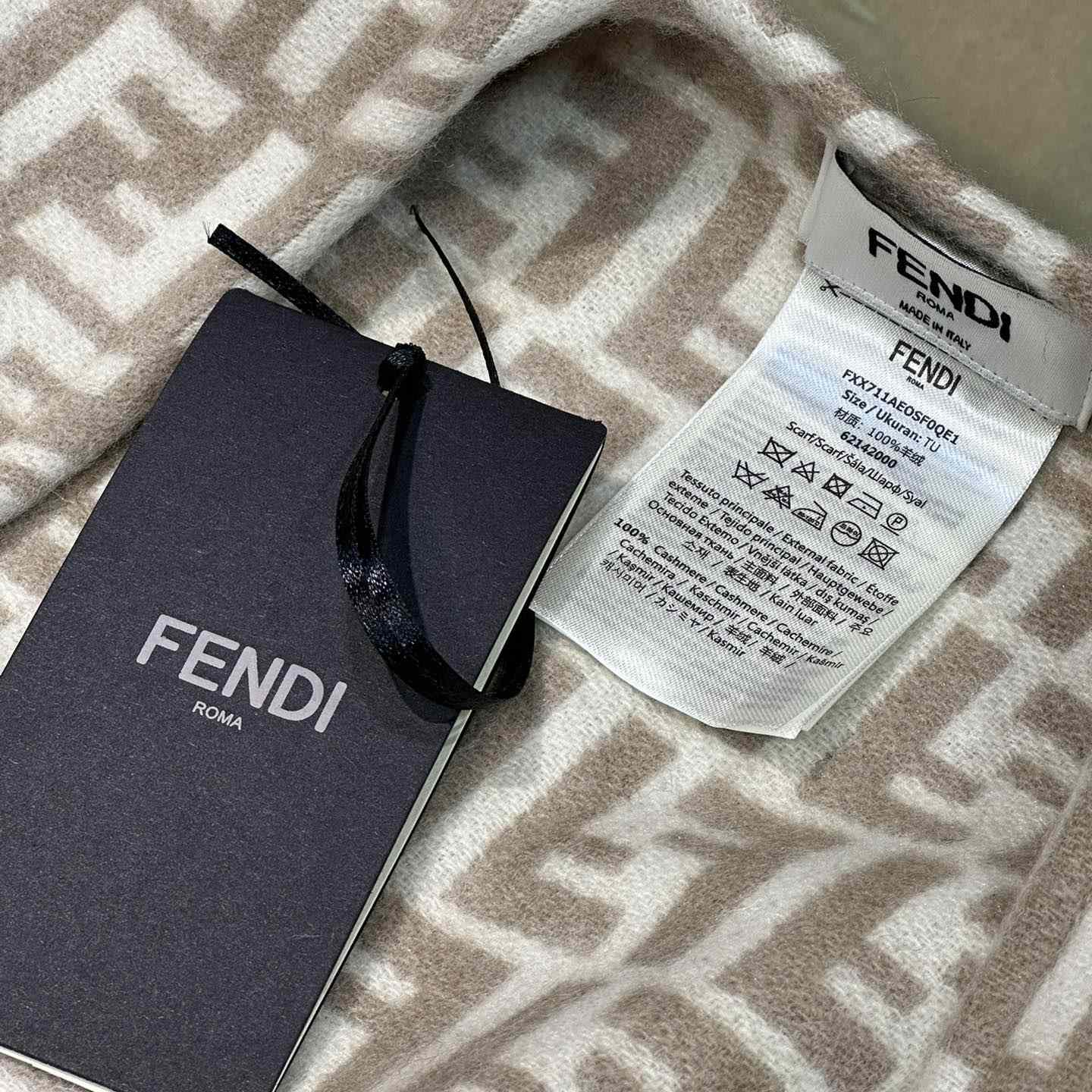 Fendi Beige Wool And Cashmere Poncho - 