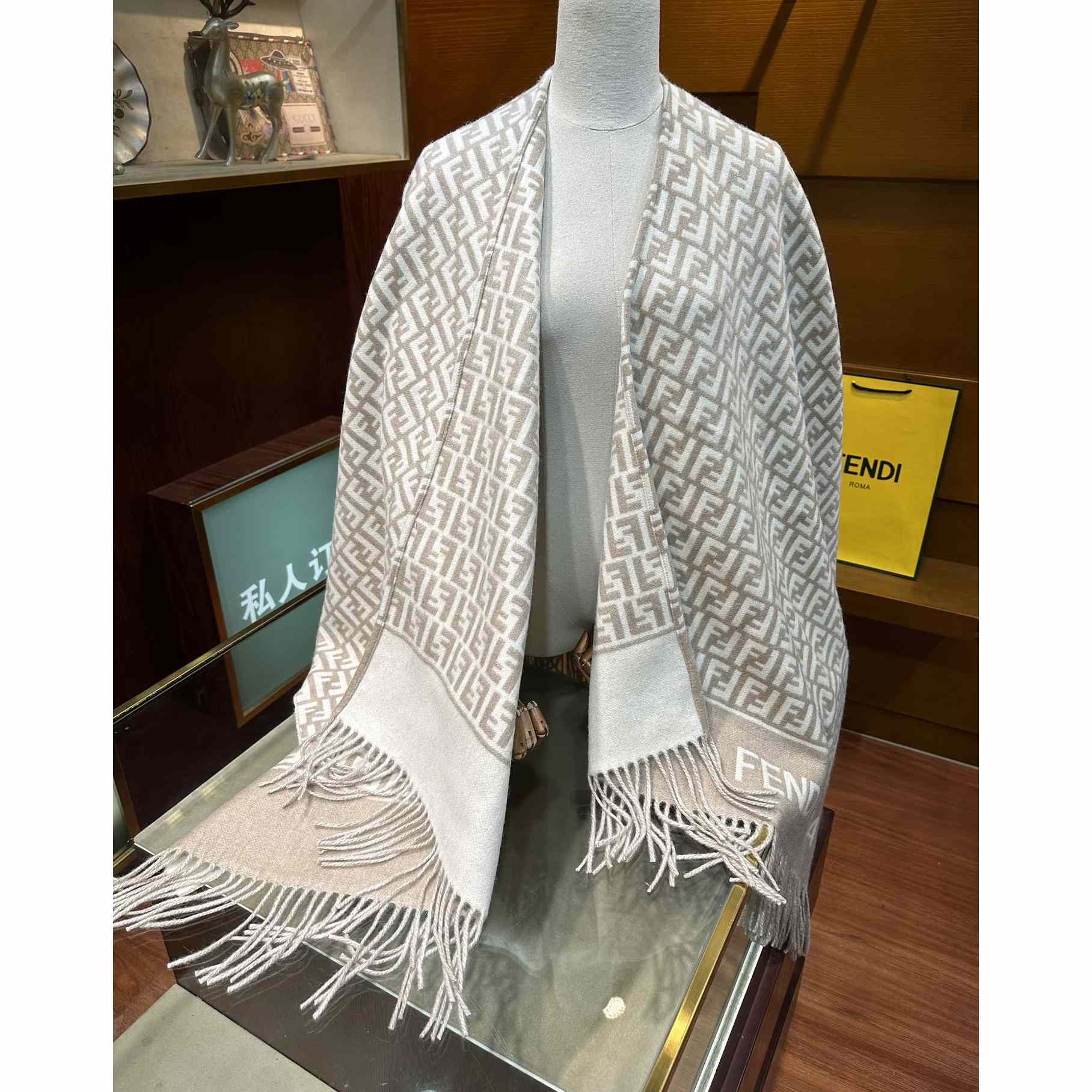 Fendi Beige Wool And Cashmere Poncho - 