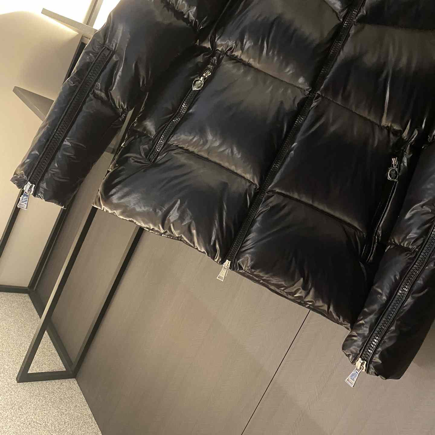 Moncler Huppe Short Down Jacket - 