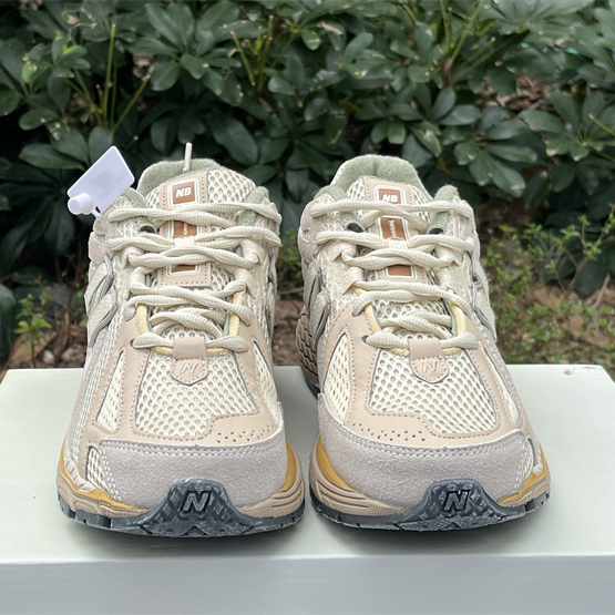 New Balance 1906R Sneakers    M1906RAU - 