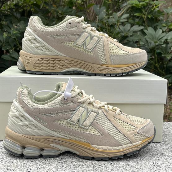 New Balance 1906R Sneakers    M1906RAU - 