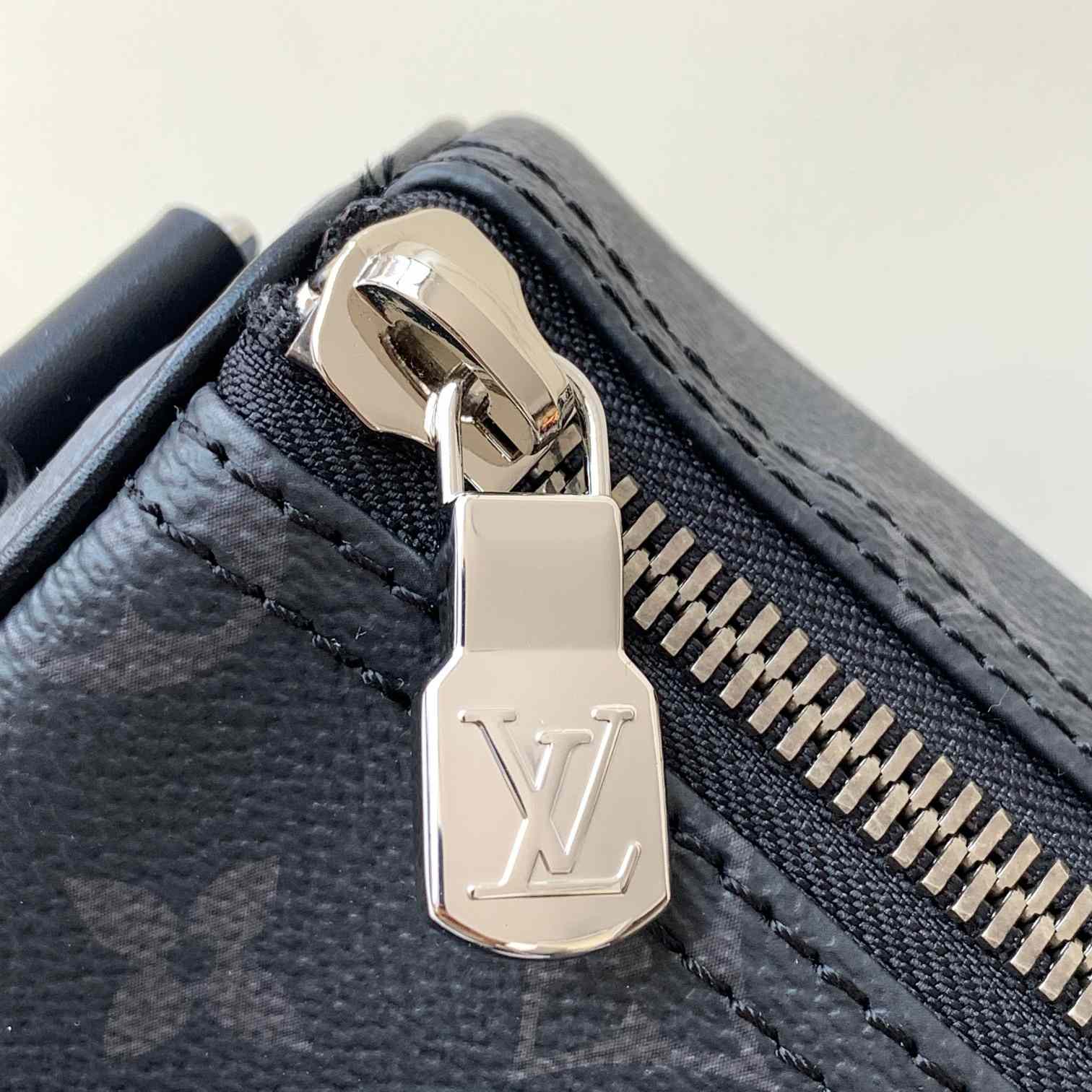 Louis Vuitton Keepall Bandoulière 25    M46271 - 