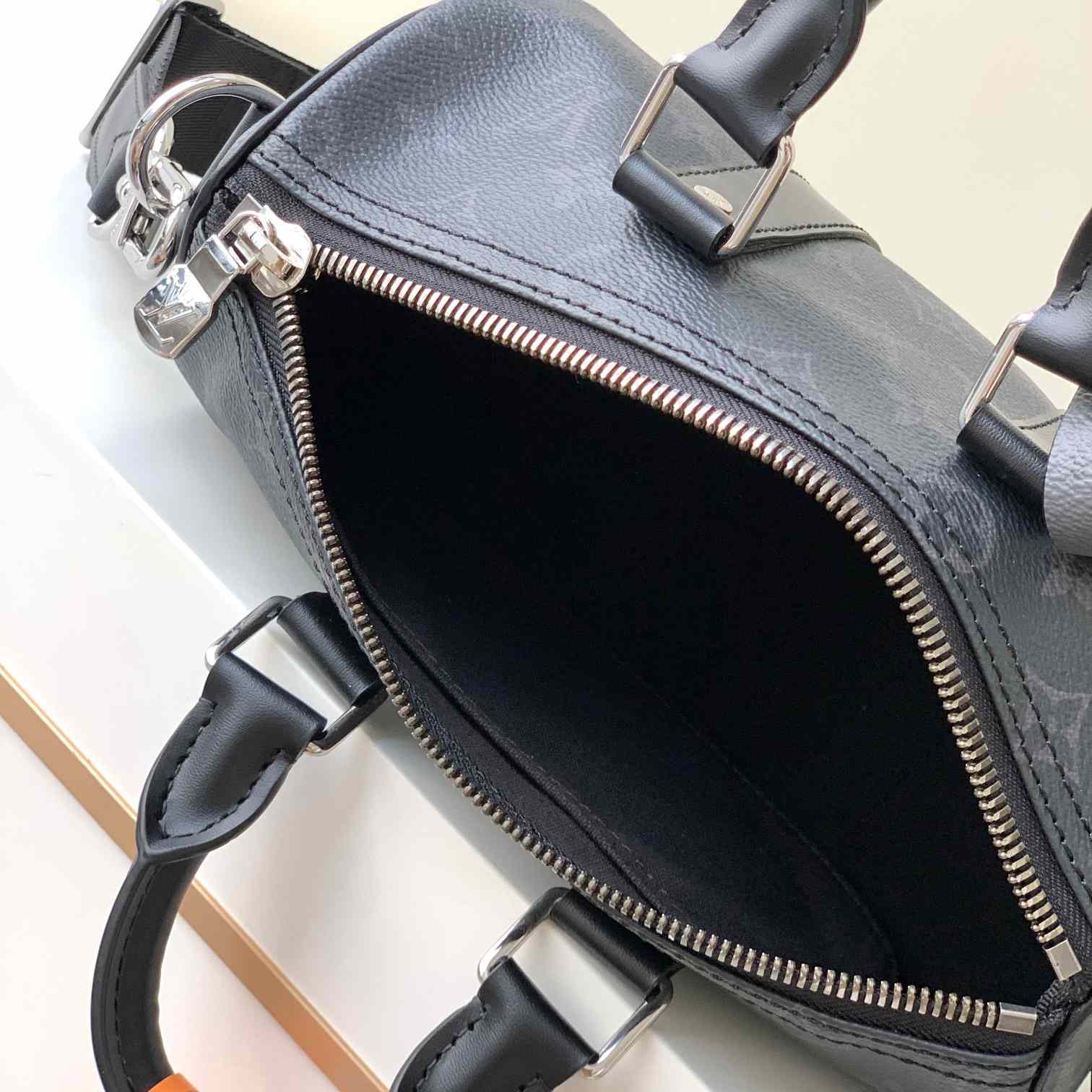 Louis Vuitton Keepall Bandoulière 25    M46271 - 